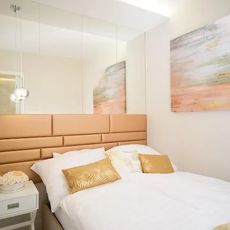 Second Luxury Lägenhet