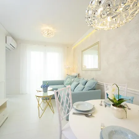 Second Luxury Apartamento *